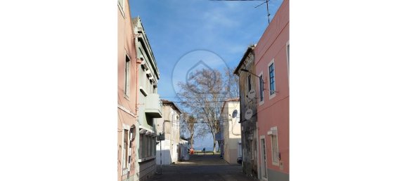 159m² Building in Barreiro, Portugal No. 196859 24