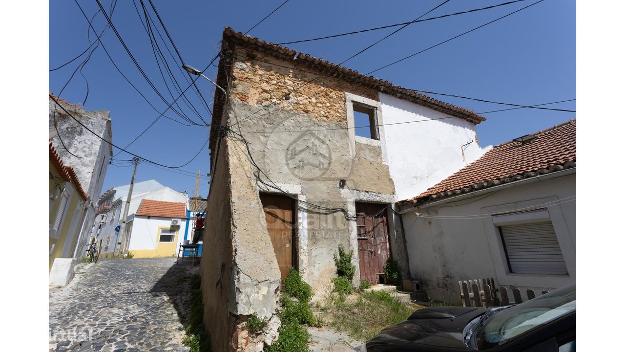 159m² Building in Barreiro, Portugal No. 196859