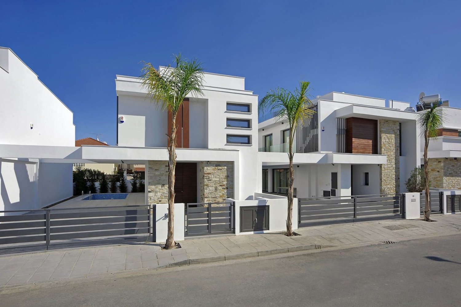 4 bedrooms Villa in Oroklini, Cyprus No. 32174