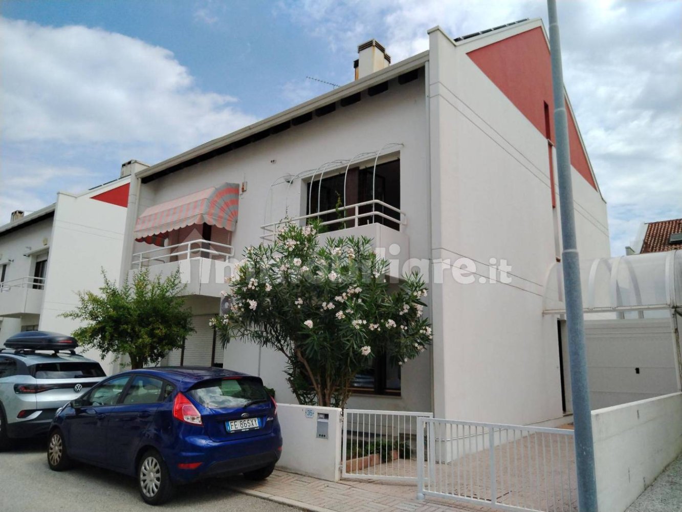 Вилла с 4 спальнями в Удине, Италия № 276589