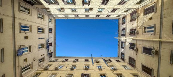 Apartamento de 6 divisões em Naples, Italy N.º 12393 3