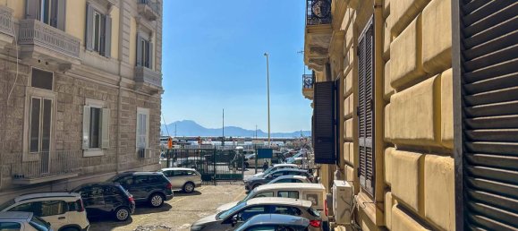 Apartamento de 6 divisões em Naples, Italy N.º 12393 10