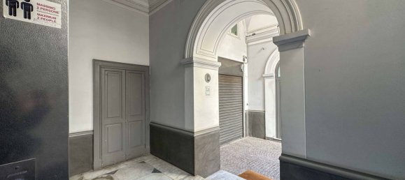 Apartamento de 6 divisões em Naples, Italy N.º 12393 23