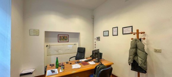 Apartamento de 6 divisões em Naples, Italy N.º 12393 20