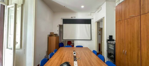 Apartamento de 6 divisões em Naples, Italy N.º 12393 8