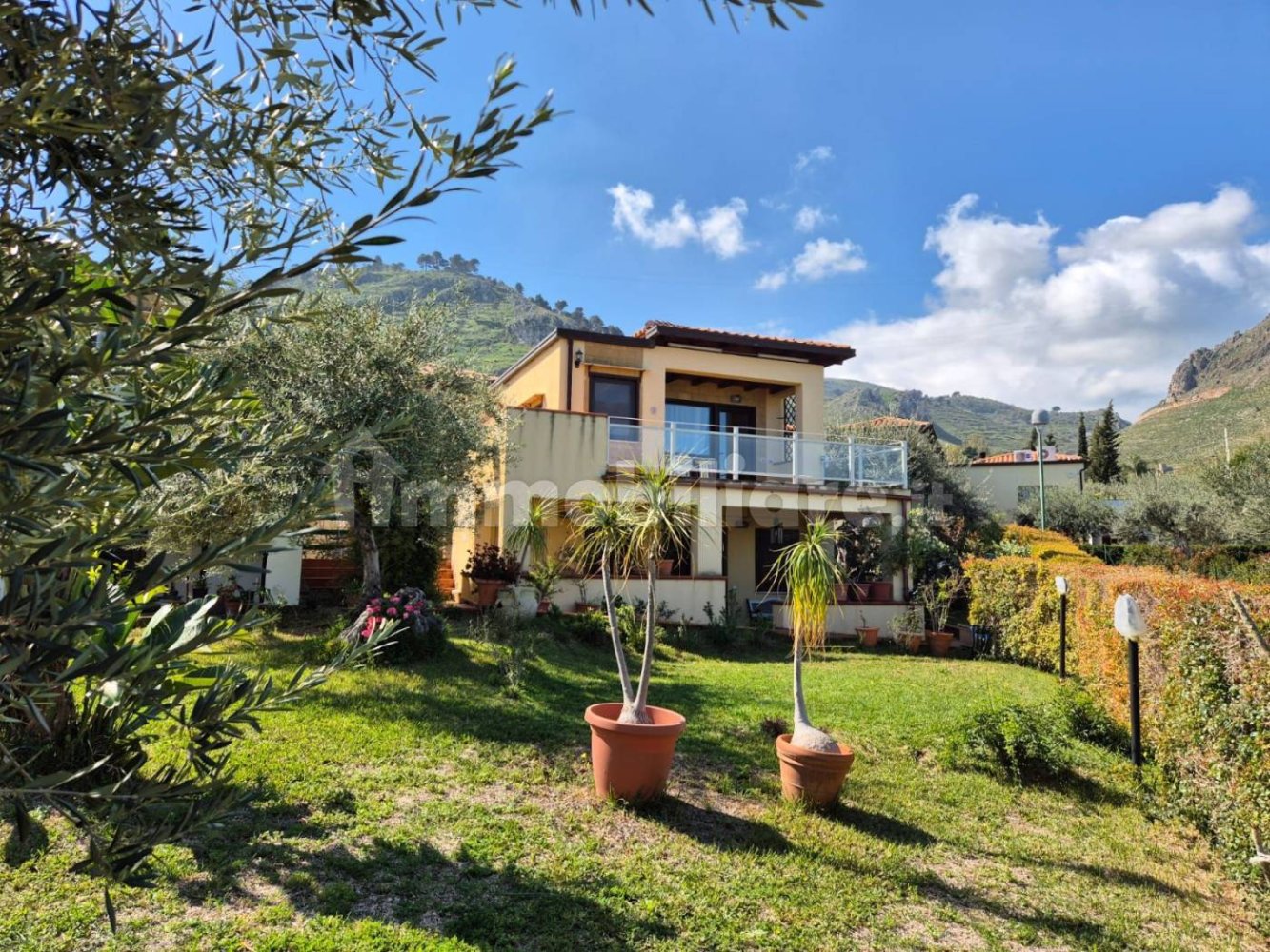 4 bedrooms Villa in Termini Imerese, Italy No. 49023