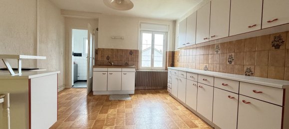 Apartamento de 3 dormitorios en Mirecourt, France No. 160693 2