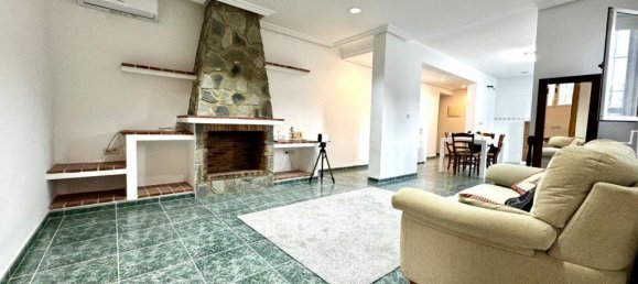 5 bedrooms Villa in La Nucia, Spain No. 10902 18