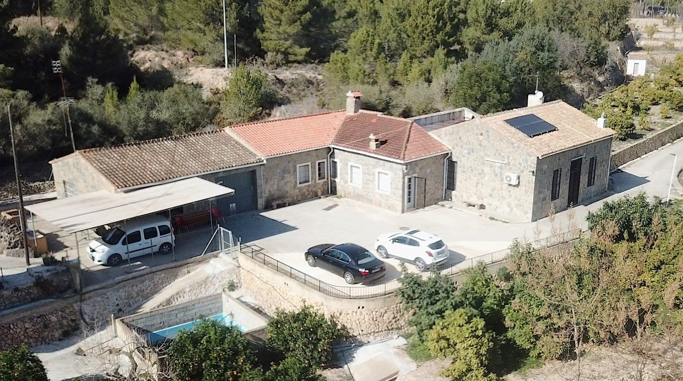 5 bedrooms Villa in La Nucia, Spain No. 10902
