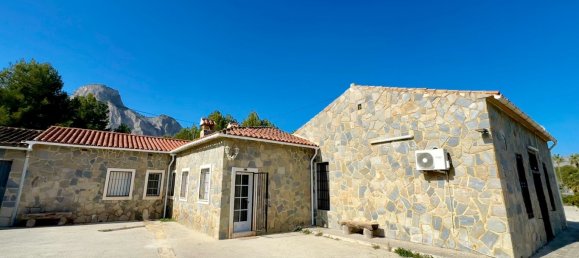 5 bedrooms Villa in La Nucia, Spain No. 10902 2