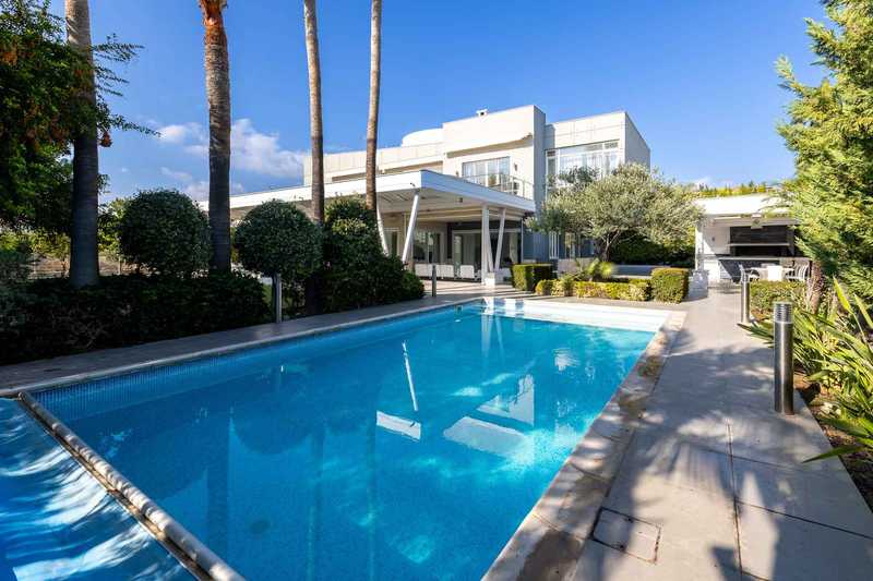 Villa de 6 dormitorios en Pyrgos, Cyprus No. 16207