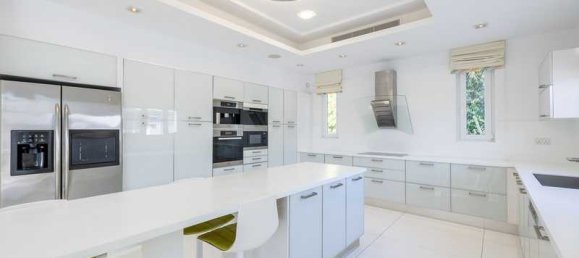 Villa de 6 dormitorios en Pyrgos, Cyprus No. 16207 9