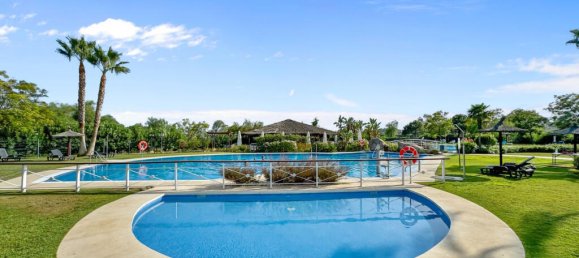 3 bedrooms Duplex in Benahavis, Spain No. 185230 2