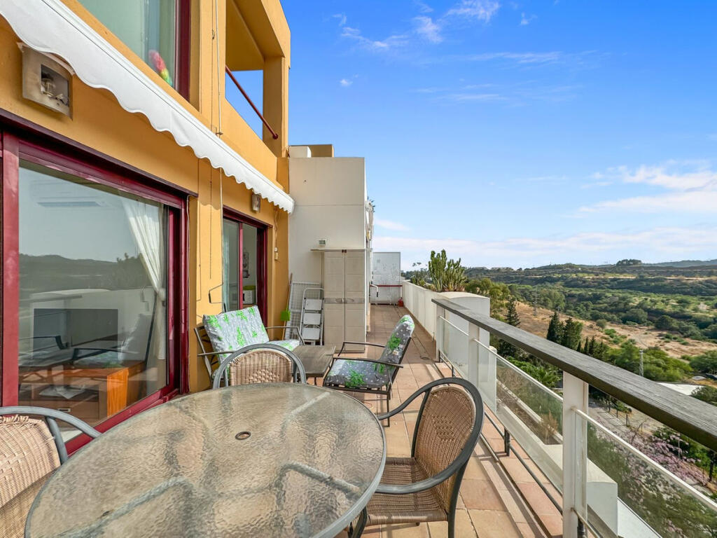 3 bedrooms Duplex in Benahavis, Spain No. 185230