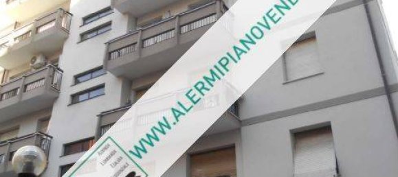 1 bedroom Apartment in Milan, Italy No. 244448 2