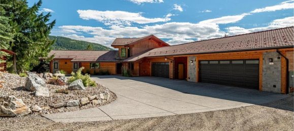 4 bedrooms House in British Columbia, Canada No. 1171 12