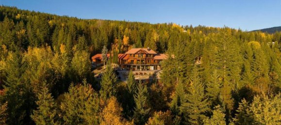 4 bedrooms House in British Columbia, Canada No. 1171 2