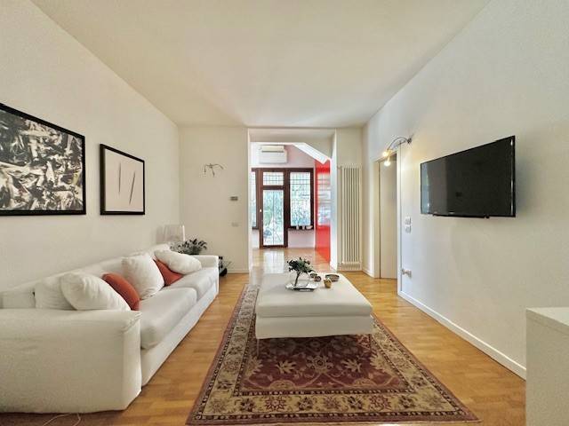 Apartamento de 1 dormitorio en Salò, Italy No. 299768