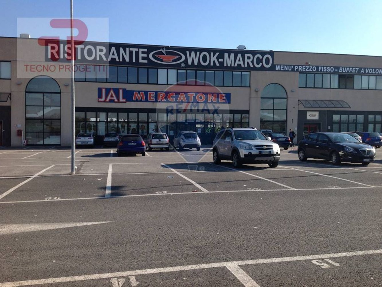 20 rooms Commercial property in Due Carrare, Italy No. 265382