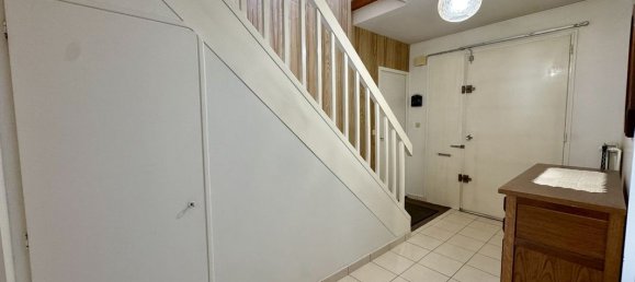 Дом с 4 спальнями в Ле Эссар-ле-Руа, Франция № 325455 5