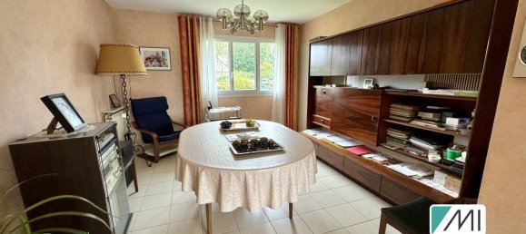 Дом с 4 спальнями в Ле Эссар-ле-Руа, Франция № 325455 9