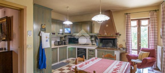 7 غرف نوم فيلا في Rieti, Italy رقم 263334 3