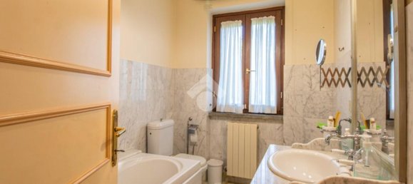 7 غرف نوم فيلا في Rieti, Italy رقم 263334 10