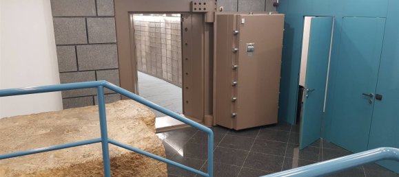 10-Zimmer Gewerbliche Immobilie in Milan, Italy, Nr. 248545 6