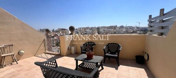 1 bedroom Penthouse in Sliema, Malta No. 11396 2
