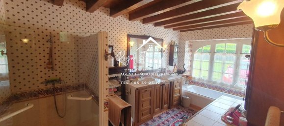 Дом с 6 спальнями в Азе-ле-Феррон, Франция № 89723 9