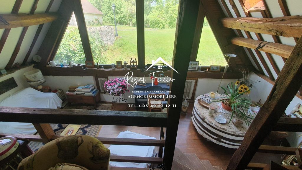 Дом с 6 спальнями в Азе-ле-Феррон, Франция № 89723