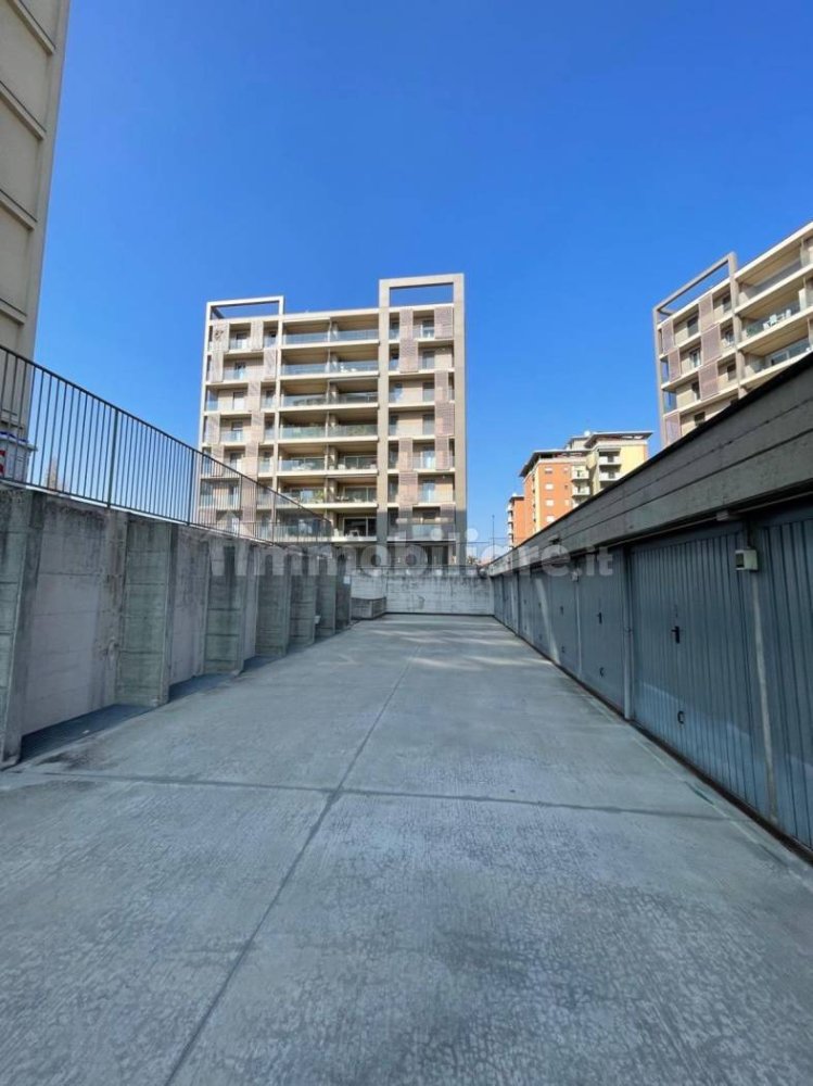  مرآب في Lissone, Italy 16متر مربع رقم 356069