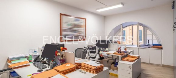 310m² Office in Rome, Italy No. 109151 3