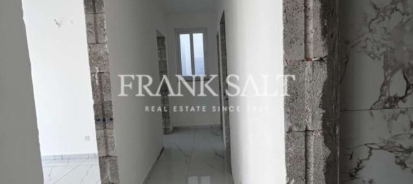 Apartamento de 3 dormitorios en Mgarr, Malta No. 457 12