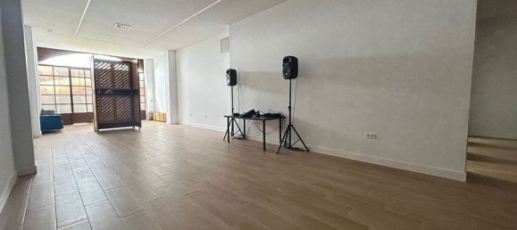 Коммерческая недвижимость с 3 спальнями в Алаурин-де-ла-Торре, Испания № 180171 16