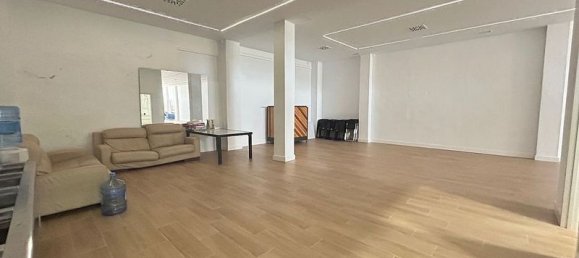 Коммерческая недвижимость с 3 спальнями в Алаурин-де-ла-Торре, Испания № 180171 3