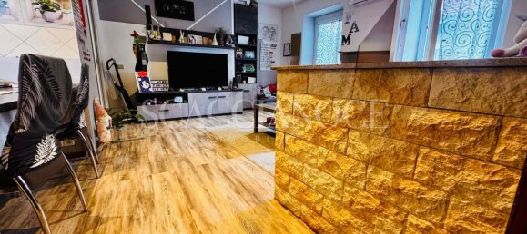 5 bedrooms House in Valdilana, Italy No. 375822 2