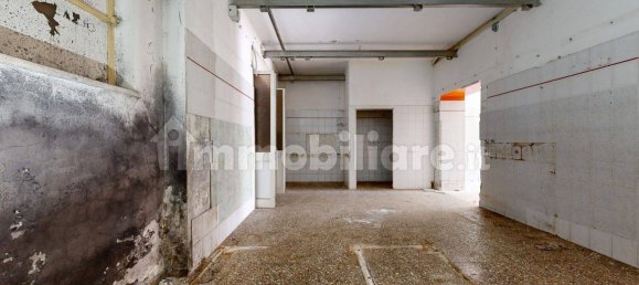 4 rooms Commercial property in Rieti, Italy No. 287026 3