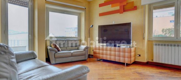 3 bedrooms Apartment in Rome, Italy No. 357668 4