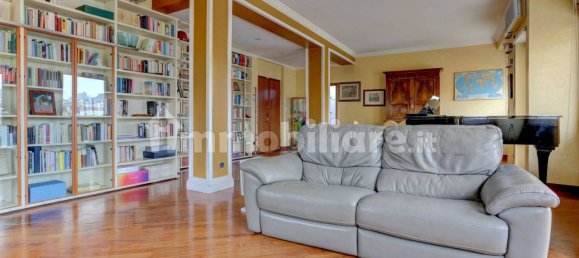 3 bedrooms Apartment in Rome, Italy No. 357668 3