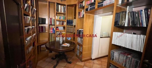 5 Schlafzimmer Wohnung in Palermo, Italy, Nr. 318136 3
