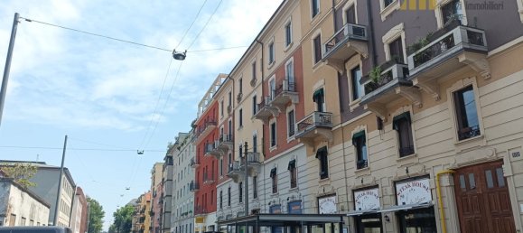 3 rooms Apartment in Milan, Italy No. 272429 32
