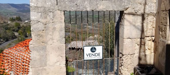 Дом с 5 комнатами в Палаццоло Акреиде, Италия № 115587 9