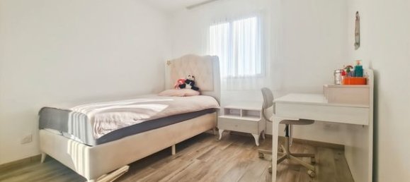 6 bedrooms House in Saint-Xandre, France No. 284423 10