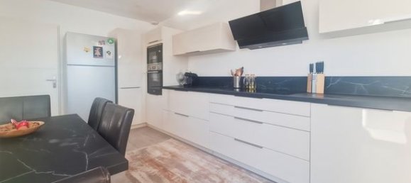 6 bedrooms House in Saint-Xandre, France No. 284423 11