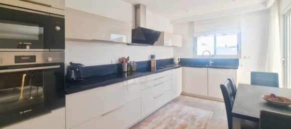 6 bedrooms House in Saint-Xandre, France No. 284423 12