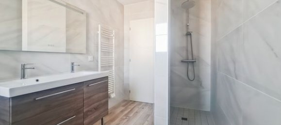 6 bedrooms House in Saint-Xandre, France No. 284423 6