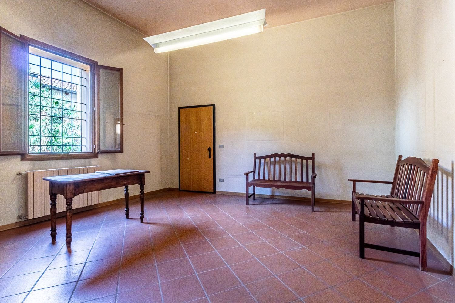 70m² Office in Imola, Italy No. 363936