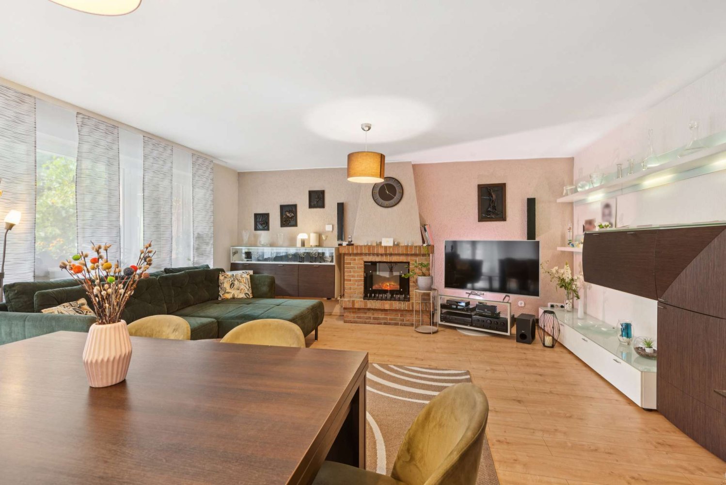 Apartamento de 3 dormitorios en Dusseldorf, Germany No. 330020