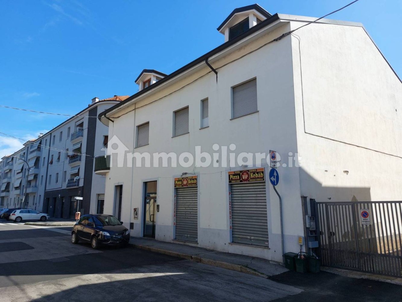 Propiedad comercial de 1 habitación en Lissone, Italy No. 282343